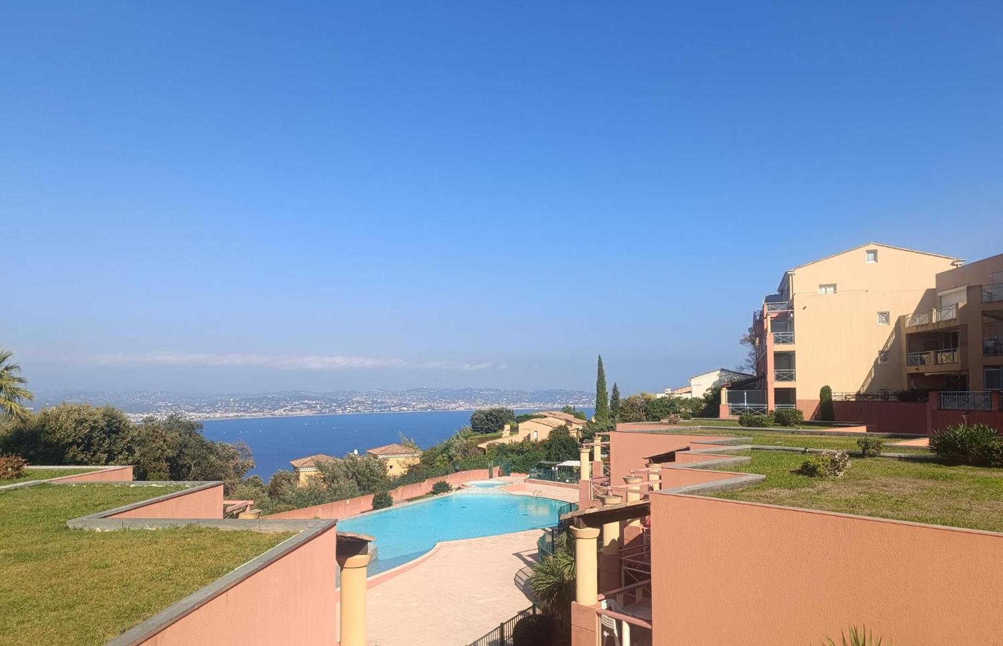 Magnifique Vue Mer Et Piscine - Les Cles De L Esterel تيول سور مير المظهر الخارجي الصورة