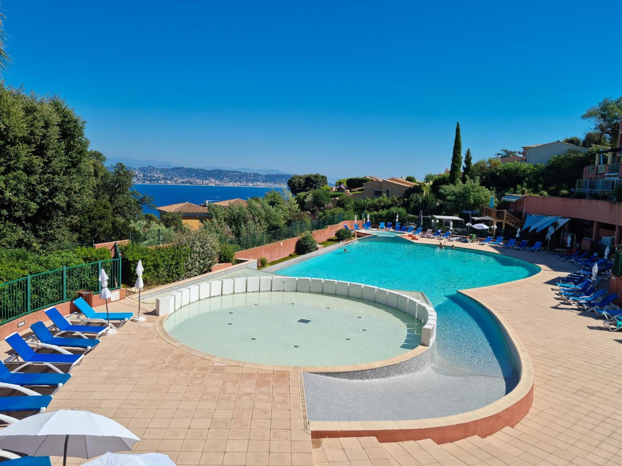 Magnifique Vue Mer Et Piscine - Les Cles De L Esterel تيول سور مير المظهر الخارجي الصورة